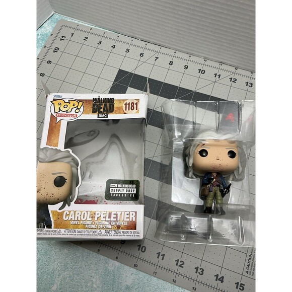 Funko Pop Bloody Carol Peletier #1181 Supply Drop Exclusive - Picture 3 of 5